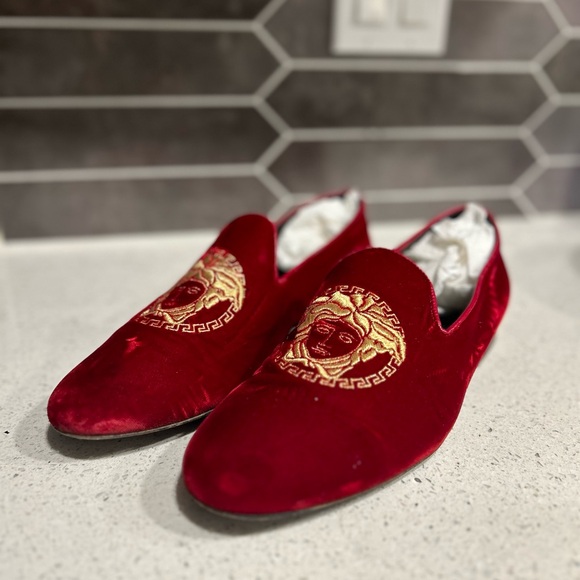 Designer shoes worn trying little dirty have been in storage for a while. - Picture 10 of 16